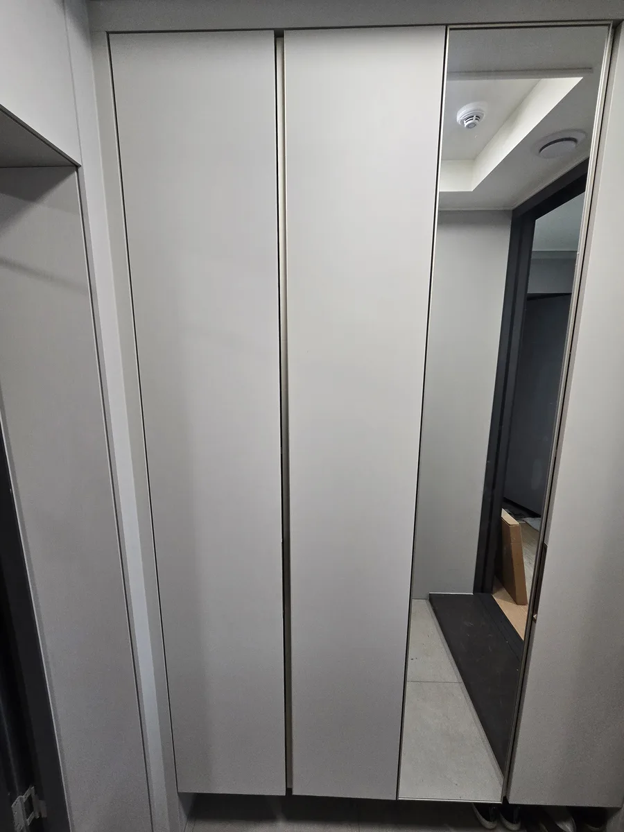 강남구 현관 수납장 맞춤 리폼 시공 전 01